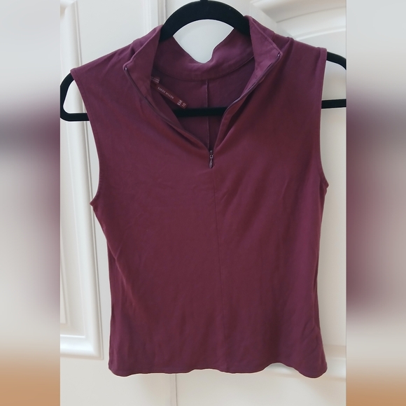 Elegant Sleeveless Burgundy Top - Picture 5 of 5